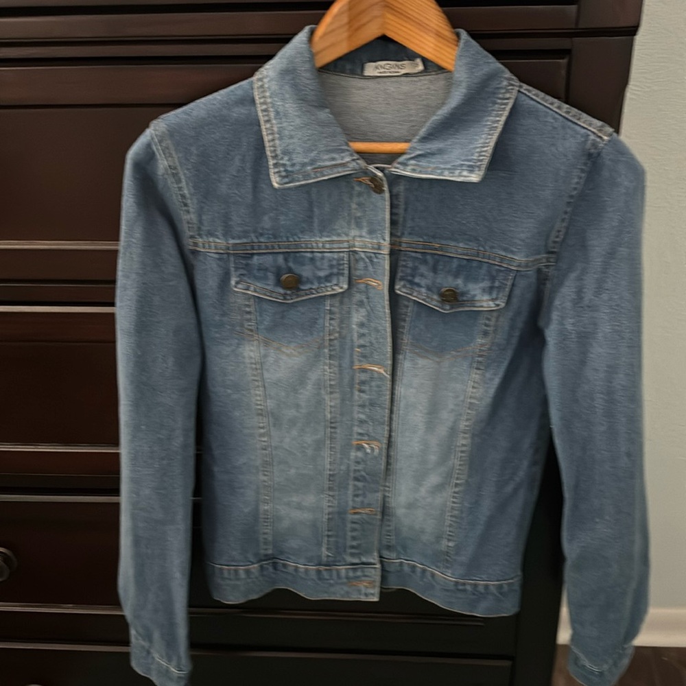 Denim jacket fitted style